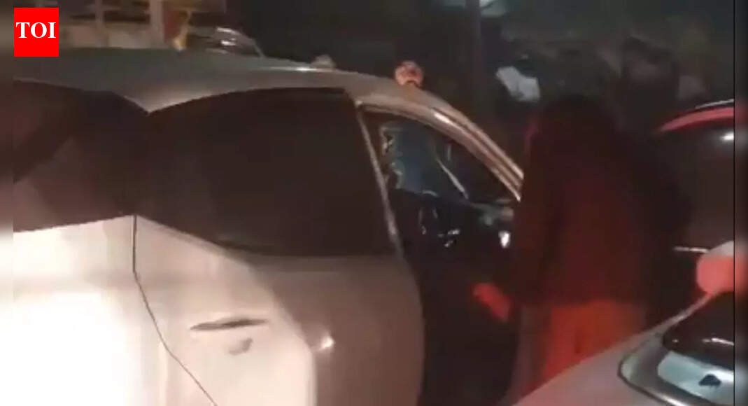 ‘I’ll urinate in your mouth’: Woman SI, upset after being stuck in traffic jam, threatens couple in car; UP officer shunted