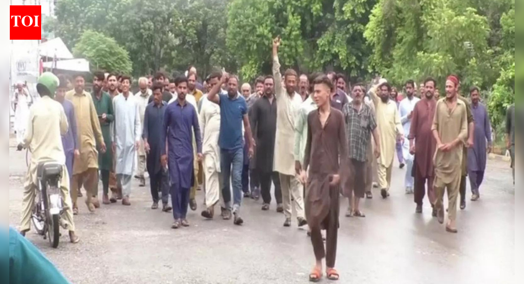 Nationwide protest threat: Pakistani traders announce strike if POS machines are enforced; government urged to reconsider tax policies