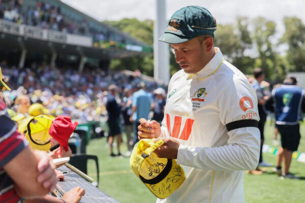 ‘Don’t let them decide’: Ex-England captain’s blunt message to Usman Khawaja on Test retirement