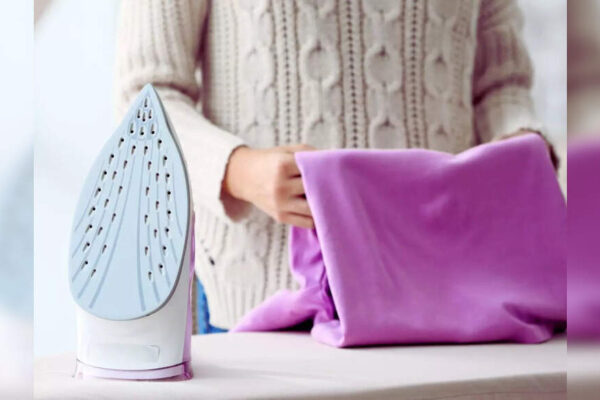 How to get wrinkles out of clothes without an iron |