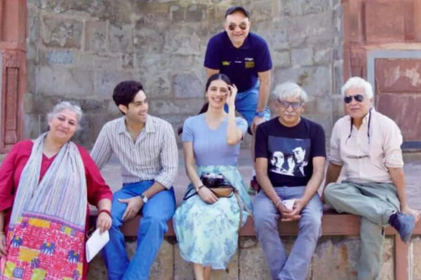 Akshay Kumar’s niece Simar Bhatia shares emotional gratitude note for Agastya Nanda, Sriram Raghavan and Ikkis team ahead of her debut, ‘Mann Neevan, Matt Ucchi’