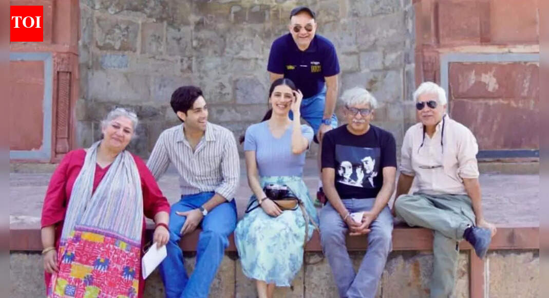 Akshay Kumar’s niece Simar Bhatia shares emotional gratitude note for Agastya Nanda, Sriram Raghavan and Ikkis team ahead of her debut, ‘Mann Neevan, Matt Ucchi’