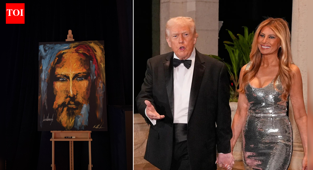 ‘Something very special’: Live Jesus portrait auctioned at Trump’s Mar-a-Lago New Year bash — why it stood out