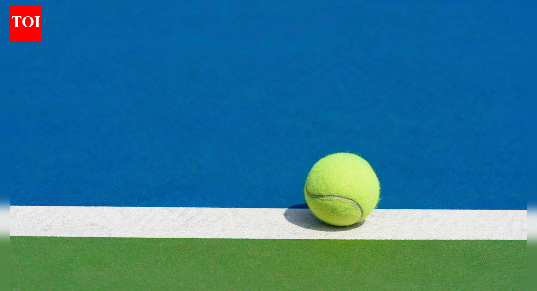 Why you should always pack a tennis ball when travelling long distances (and how it helps your body) |