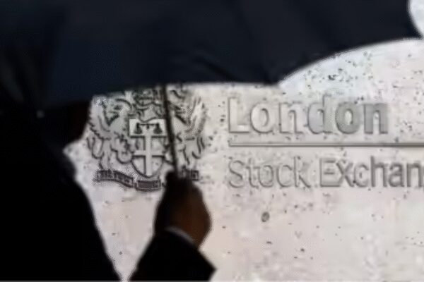 UK market milestone: FTSE 100 crosses 10,000 for first time; global equity rally carries into 2026