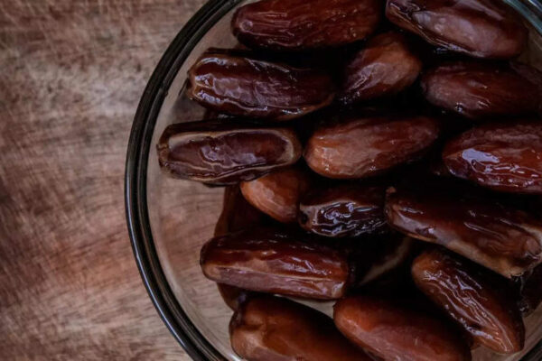 Why eating just 2 dates daily in winter quietly changes how your body feels |