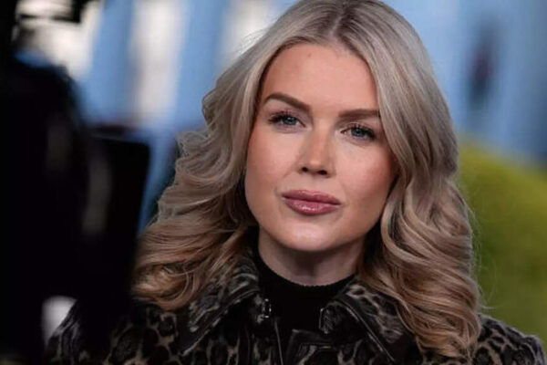 ‘Classic Communists’: Karoline Leavitt mocks Zohran Mamdani and his wife over her borrowed boots