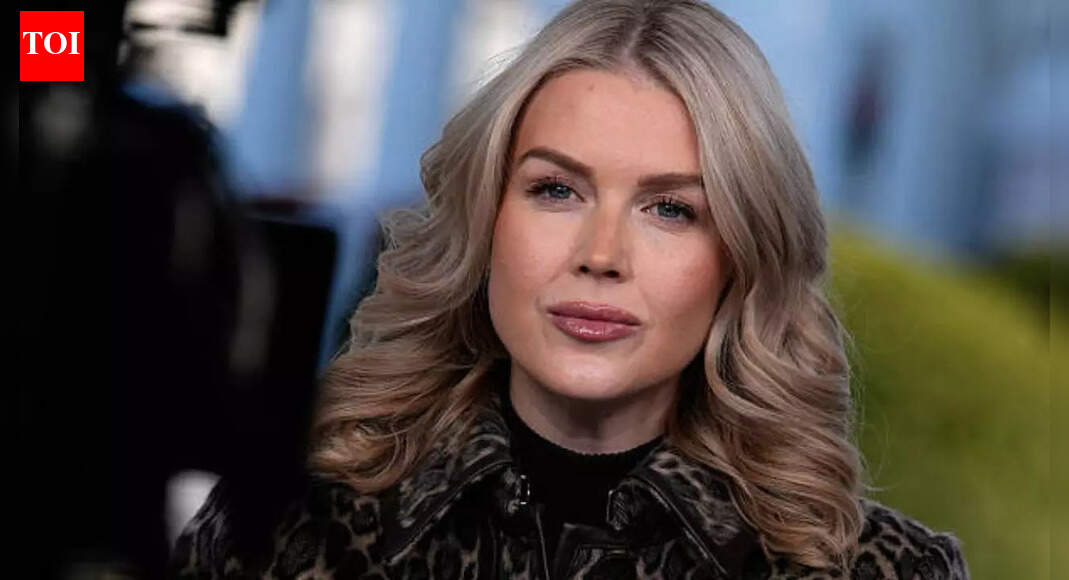 ‘Classic Communists’: Karoline Leavitt mocks Zohran Mamdani and his wife over her borrowed boots