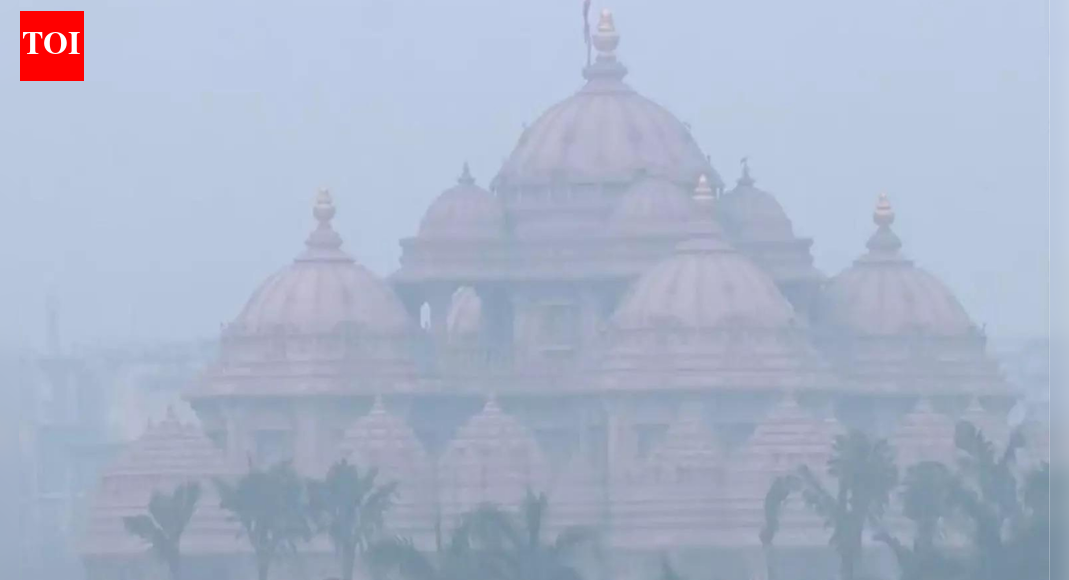 Delhi AQI: City’s air quality remains ‘poor’ at 298, IMD issues yellow alert; flights delayed at IGI Airport