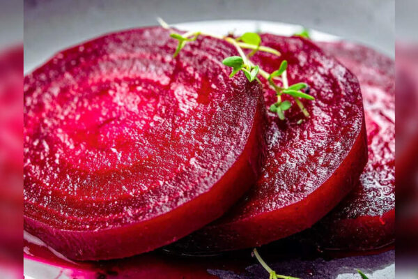 Raw vs boiled: Which is a more nutritious way to consume beetroot without the fear of kidney stones