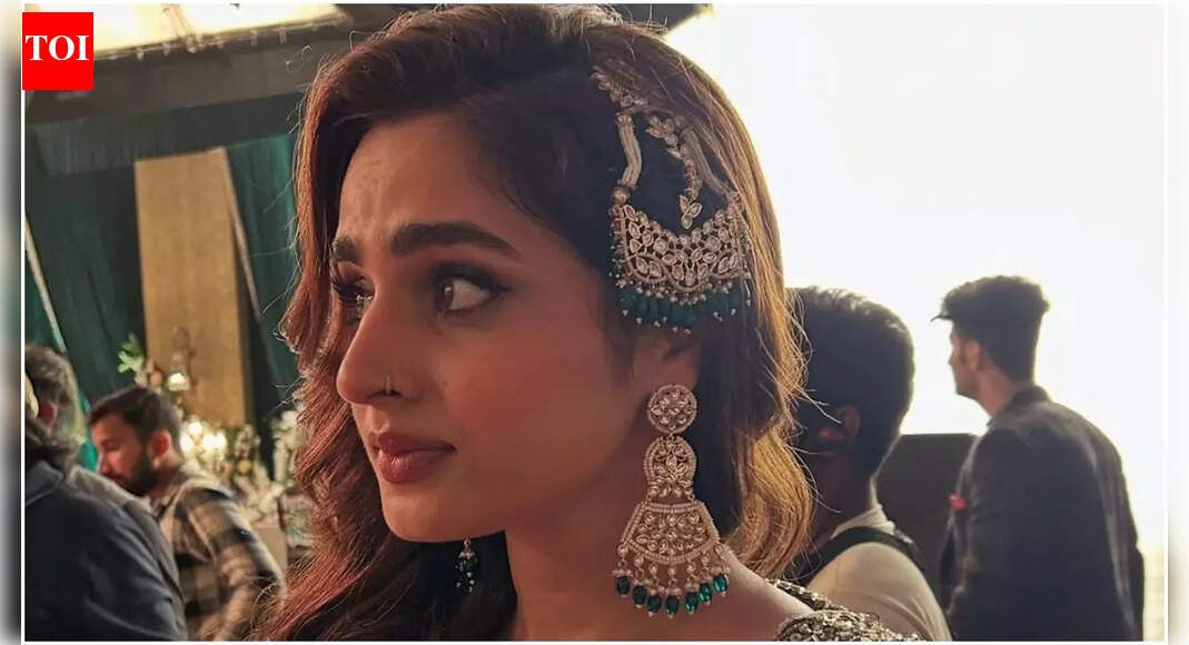 Ayesha Khan shares heartfelt gratitude as Ranveer Singh starrer Dhurandhar’s hit track ‘Shararat’ with Krystal D’Souza hits 100M views: ‘Surreal experience indeed’