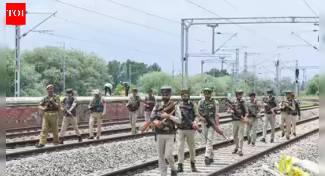JAMMU: A 47-year-old GRP constable was injured when his service weapon went off accidentally in Kathua district of Jammu and Kashmir Saturday night, officials said.“The constable, identified as Dinesh Kumar, was injured in the shoulder in the incident that took place while he was on duty at Kathua railway station late Saturday night,” officials said.Kumar has been admitted at Govt Medical College and Hospital (GMCH) in Jammu.End of ArticleFollow Us On Social MediaVideos”Sport Should Be Kept Apart From Politics” Tharoor On Mustafizur RowProbe Reveals Red Fort Blast Module Used ‘Ghost’ SIM Cards For Encrypted ChatsMatter Of Deep Concern: MEA Reacts To US Strikes On Venezuela, Urges Restraint’Lunatic Rulers’: Shashi Tharoor, Singhvi, Owaisi, Other Indian Leaders On US Strikes In VenezuelaIndian Army Raises Bhairav Special Force With Over One Lakh Drone Operatives For Modern WarfareCM Revanth Reddy’s Remarks In Telangana Assembly Sparks Row, BRS Slams ‘Filthy Language’‘If Trump Can Capture Maduro, Why Can’t Modi Bring Back 26/11 Mastermind From Pakistan’: Owaisi‘Avoid All Non-Essential Travel To Venezuela’: India Issues Advisory For Citizens After US Strikes”No Control Over Minority Violence In Bangladesh…”: Former Indian Envoy Slams Yunus Govt“Infamous For His Tour With Anti-National Propaganda”: BJP Rips Rahul Gandhi Over Vietnam Visit123Photostories20 minutes visceral fat-burning exercise routine to try at home4 everyday foods that help babies learn to chew naturally10 cheapest markets in Mumbai for street shoppingBeyond the Birkin: 5 times Aishwarya Rai Bachchan proved the ‘Mom Bag’ is the ultimate luxury flex8 common Japanese words and phrases worth learningNayanthara to Tara Sutaria: Decoding first looks of ‘Toxic’s female cast – Who understood the assignment best?Vaginal health: NHS doc debunks popular myths women still believe6 places where the world’s deadliest snakes are found7 fascinating creatures with blue-coloured bloodJay Bhanushali and Mahhi Vij: Tracing the former couple’s journey from love to amicable separation123Hot PicksUS strikes VenezuelaVande Bharat Sleeper TrainPublic holidays January 2026Gold rate todayDelcy RodríguezVivek RamaswamyBank Holidays JanuaryTop TrendingSan Francisco 49ersBrittany MahomesNoah Lyles and Junelle Bromfield Net WorthWayne Gretzky Daughter Net WorthSidney Crosby LifestyleLeBron James vs Stephen Curry Net WorthTom BradyLeBron James WifeCam ThomasCharlie Kirk