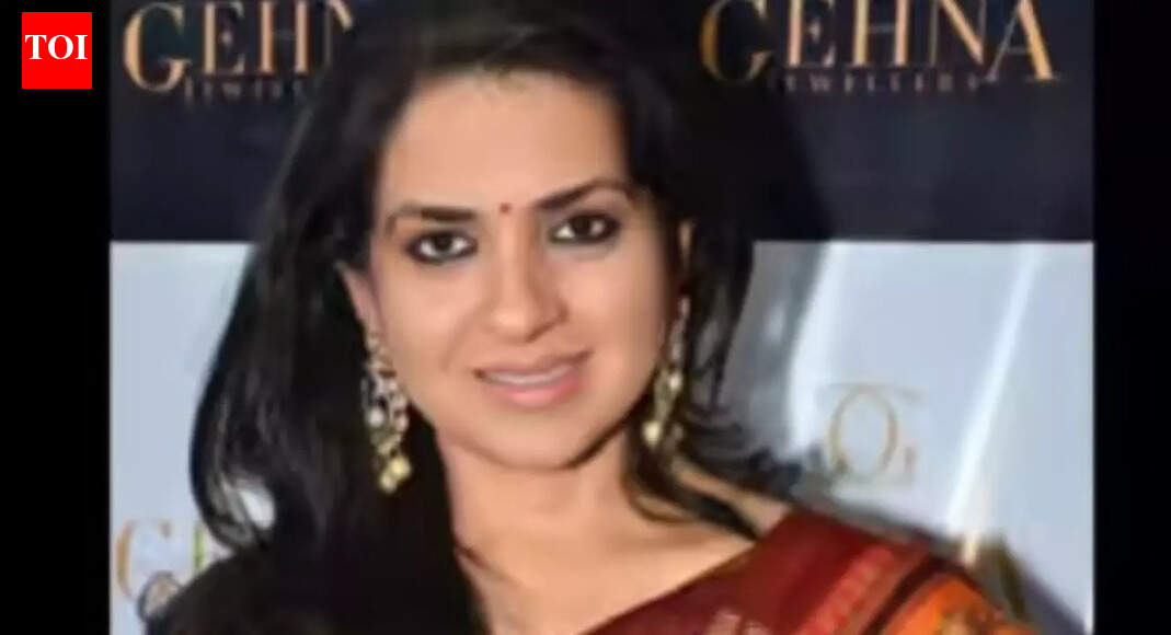 . Shiv Sena leader Shaina NC launched a scathing attack on Shiv Sena (UBT) leader Aaditya Thackeray, accusing him of possessing “regressive thoughts”. Speaking to ANI, Shaina NC said, “Aaditya Thackeray inducted Rashid Mamu. Aaditya Thackeray joined Umar Khalid at the Gateway protest. They are plotting to turn Mumbai into Mamdani, but we will never let that happen. We are here for progressive politics. They are here for regressive thoughts and comments.”Meanwhile, Aaditya Thackeray hit back at the Mahayuti government in a post on X on Sunday, alleging attempts to “falsely steal credits” for the Mumbai coastal road and the installation of a statue of Shiv Sena founder Bal Thackeray. In his post, Aaditya Thackeray said, “Looking at these shameless ones, you realise how much of a fraud someone can be. Just like they’re falsely trying to steal credit for the Coastal Road, today they’ve put up a hoarding claiming that the revered Hindu heart-emperor Balasaheb Thackeray’s statue was also installed by these frauds.”He further stated, “The location of the statue, its design–these were decided by Uddhavsaheb, it was installed by Uddhavsaheb, and even the fee was paid by Uddhavsaheb!”Continuing his attack, Aaditya Thackeray added, “But a thief is a thief. They can never go straight. In ‘Mindhechya’ mirror, do they even see their own face, or is that stolen too?”Aaditya Thackeray’s remarks were aimed at the ruling Mahayuti government amid ongoing political sparring between the rival Shiv Sena factions in Maharashtra.Earlier, Shiv Sena (UBT) chief Uddhav Thackeray and Maharashtra Navnirman Sena (MNS) chief Raj Thackeray on Sunday unveiled their joint manifesto, ‘Vachan Nama’, for the upcoming Brihanmumbai Municipal Corporation (BMC) elections. The manifesto’s cover prominently featured a photograph of the Thackeray brothers alongside Shiv Sena founder Balasaheb Thackeray.The Shiv Sena (UBT)-MNS alliance pledged to provide affordable housing and strengthen infrastructure across healthcare, public transport, and education sectors.This came after Maharashtra Chief Minister Devendra Fadnavis criticised the opposition, saying that the Mahayuti will “teach a lesson” to those who care only about their self-interest.”We launched our BMC election campaign by breaking a coconut. This election will be a life-changing one for the people of Mumbai and for Mumbai itself. We have to teach a lesson to those who only care about their self-interest,” he said.Polling for 29 municipal corporation elections across the state, including Mumbai, Pune, and Pimpri-Chinchwad, will be held on January 15, with vote counting scheduled for January 16. End of ArticleFollow Us On Social MediaVideos”Sport Should Be Kept Apart From Politics” Tharoor On Mustafizur RowProbe Reveals Red Fort Blast Module Used ‘Ghost’ SIM Cards For Encrypted ChatsMatter Of Deep Concern: MEA Reacts To US Strikes On Venezuela, Urges Restraint’Lunatic Rulers’: Shashi Tharoor, Singhvi, Owaisi, Other Indian Leaders On US Strikes In VenezuelaIndian Army Raises Bhairav Special Force With Over One Lakh Drone Operatives For Modern WarfareCM Revanth Reddy’s Remarks In Telangana Assembly Sparks Row, BRS Slams ‘Filthy Language’‘If Trump Can Capture Maduro, Why Can’t Modi Bring Back 26/11 Mastermind From Pakistan’: Owaisi‘Avoid All Non-Essential Travel To Venezuela’: India Issues Advisory For Citizens After US Strikes”No Control Over Minority Violence In Bangladesh…”: Former Indian Envoy Slams Yunus Govt“Infamous For His Tour With Anti-National Propaganda”: BJP Rips Rahul Gandhi Over Vietnam Visit123Photostories9 colourful winter flowers for balcony garden that bloom in JanuaryKidney health: AIIMS Delhi neurologist shares 3 simple dietary tips to prevent kidney stones5 strength training myths that stop women from lifting weightsHormonal burnout: When ‘just push through’ stops workingPCOS beyond periods: How it affects mental health and metabolismMood fixes to outsmart the Monday blues before 9 AM20 minutes visceral fat-burning exercise routine to try at home4 everyday foods that help babies learn to chew naturally10 cheapest markets in Mumbai for street shoppingBeyond the Birkin: 5 times Aishwarya Rai Bachchan proved the ‘Mom Bag’ is the ultimate luxury flex123Hot PicksUS strikes VenezuelaVande Bharat Sleeper TrainPublic holidays January 2026Gold rate todayDelcy RodríguezVivek RamaswamyBank Holidays JanuaryTop TrendingSan Francisco 49ersBrittany MahomesNoah Lyles and Junelle Bromfield Net WorthWayne Gretzky Daughter Net WorthSidney Crosby LifestyleLeBron James vs Stephen Curry Net WorthTom BradyLeBron James WifeCam ThomasCharlie Kirk