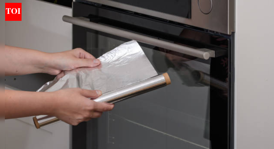 Aluminum Foil Health Risks: Do you use aluminum foil to store or bake food? Doctor explains when you need to be cautious |