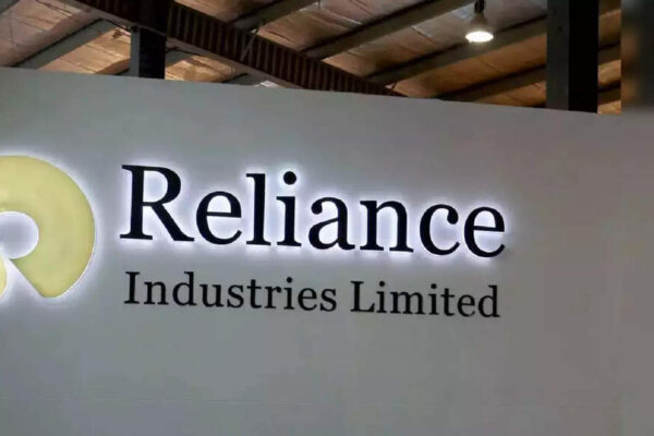 Reliance Industries shares fall 5%! Over Rs 1 lakh crore eroded from M-cap — What triggered the fall?