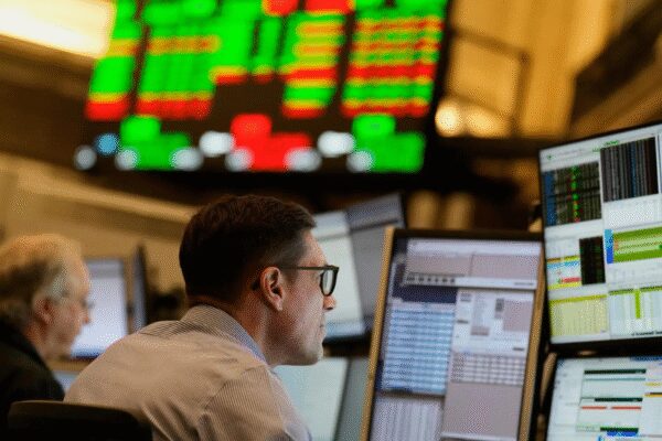 US stocks today: Wall Street edges higher on tech, healthcare gains; investors eye key economic data