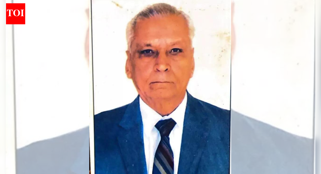 NAGPUR: Nagpur University alumnus Vinayak Pande is all set to become India’s oldest recipient of a Doctor of Literature (DLitt) degree at 97 years, report Sarfaraz Ahmed & Vaibhav Ganjapure. He will be conferred with the degree at the university’s 113th convocation on January 9.Pande, who lives in Bengaluru, will not be able to receive the degree personally as doctors have advised him against travelling. NU cleared Pande’s DLitt in economics for his thesis titled ‘Global Economic Recession’, making him part of a rare global cohort of scholars honoured at such an advanced age. “I have always believed research has no retirement age. But, doctors jokingly told me, ‘if you want to stay alive, don’t travel’,” he told TOI.End of ArticleFollow Us On Social MediaVideosImran Khan’s Family Stages Prayer Protest After Being Barred From Meeting Him At Adiala JailImran Khan’s Sister Aleema, PTI Members Hold Prayers Outside Adiala Jail After Meet DeniedTharoor Flags UN Charter Violations, Voices Concern Over US Action In VenezuelaUS Issues Blunt Warning To Indian Students: Breaking Laws May Cost Visas, Careers And Future DreamsCongress-BJP Tie-Up Claims In Ambernath Create Rift, Put Mahayuti Alliance Under Fresh Strain“Worst Kind of Discrimination in PoJK”: UKPNP Chairman Flags Deepening CrisisNo Compromise On Terror: PM Modi, Benjamin Netanyahu Reaffirm India Israel Strategic PartnershipOwaisi Slams MCD Demolition, Says Turkman Gate Land Fully Belongs To WaqfNehru Catered To Liaquat Ali Khan, Ignored Somnath History: BJP MP Sudhanshu TrivediUS FARA Filings Expose How Pakistan Lobbied Washington To Somehow Stop India’s Operation Sindoor123PhotostoriesFrom films to music, the lesser known sides of ‘Dil Chahta Hai’ director Farhan Akhtar9 mistakes to avoid while making biryani at homeWinter Special: How to make traditional Besan Ka Sheera at home5 adorable-looking animals that are surprisingly deadly5 red flags people often ignore in friendships (But shouldn’t!)6 classic non-vegetarian Cutlets to enjoy during winter monthsVijay’s ‘Jana Nayagan’ to Prabhas’ ‘The Raja Saab’: Biggest South releases for Pongal 2026Can you guess the temples and places featured on INR 10, 20, 50, 100, 200 and 500 currency notes?How to add smoky flavour to winter dishes without using a tandoor at home”I just read somewhere that 20% of American meals are consumed in a car!” Sadhguru shares tips on the right way to eat food123Hot PicksBudget 2026Venezuela NewsGold rate todayStock Market TodayCigarette price hikePublic holidays January 2026Bank Holidays JanuaryTop TrendingMLB Trade RumorsTommy Fleetwood and Clare Fleetwood Net WorthTravis KelceTaylor SwiftJimmie Johnson Net WorthEdward CabreraJamahal HillValentino Rossi and Francesca Sofia Novello Net WorthBrad Marchand Net WorthNHL Trade Rumor