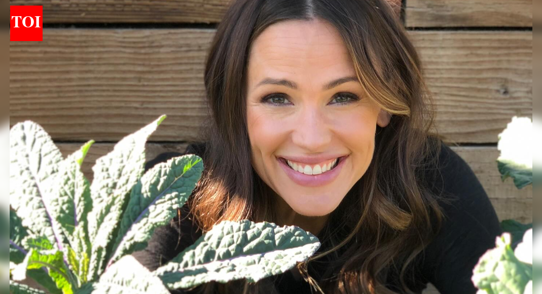 Raising teenagers isn’t easy and here’s how Jennifer Garner keeps it real