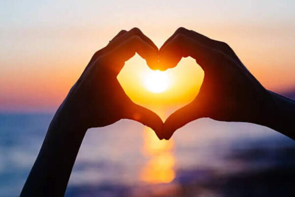 Zodiac signs who are born romantics |