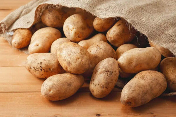 How to tell if a potato is natural or chemically treated using simple home checks |