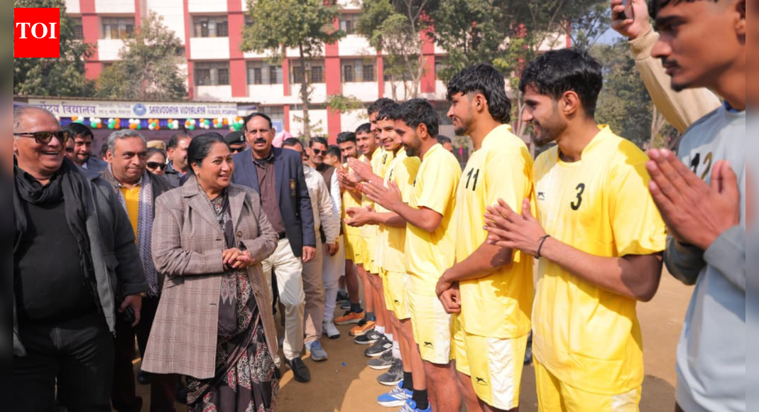 NEW DELHI: Delhi chief minister Rekha Gupta inaugurated the 47th National Junior Boys Handball Championship on Saturday at a government school in Pitampura.The event, organised by the Handball Federation of India (HFI) and the Delhi Handball Association, was attended by HFI President Shri Mahesh Kumar and local officials. Speaking to athletes from across India, the Chief Minister announced a cash prize of ₹1 lakh for the winning team.Rekha Gupta highlighted recent shifts in the capital’s sports policy, noting that allowances for state-level players have been increased to remove financial barriers to training. She reiterated the government’s commitment to nurturing talent from the school level through enhanced financial assistance.Gupta detailed the Delhi Government’s updated prize money structure for international achievements. Under the current policy, international medal winners are eligible for the following awards:Gold- Rs 7 croreSilver- Rs 5 croreBronze- Rs 3 croreReferencing Prime Minister Narendra Modi’s vision to host the 2036 Olympic Games, the Chief Minister stated that the achievements of young athletes would be instrumental in realising this goal. Quoting cricket legend Sachin Tendulkar, she encouraged the participants to “enjoy the game and chase your dreams.”End of ArticleFollow Us On Social MediaVideosIndia-EU FTA: Piyush Goyal Wraps Up Brussels Visit; Push To Accelerate Trade Deal Talks’Hope India Backs Denmark’: Danish MP Urges Delhi’s Support Amid Trump’s Greenland ThreatsOdisha Plane Crash: Nine-Seater Aircraft Crash-Lands Near Rourkela, 6 InjuredWhy Nations Fight Wars: Ajit Doval Breaks Down Power Game, Morale, Western Fear And India’s Rise’They Amended UAPA’: Owaisi Blames Congress For Umar Khalid And Sharjeel Imam’s Jail Without Trial’No Courage, No Strength’: Lt Gen Katiyar Ridicules Pak, Exposes Terror Strategy, Warns Against War’Hijab-Clad Woman As India’s PM’: Owaisi’s Remark Gets ‘Hindu Nation’ Retort From BJP’s Nitish Rane’India Will Develop Even On Autopilot’, Says NSA Ajit Doval As He Credits PM Modi’s LeadershipHindu Farmer Killing in Sindh Triggers Protests A Day After India Exposed Pak’s Record on MinoritiesDefence Spending Can Fuel Growth, Says CDS Anil Chauhan As India Rethinks Guns Versus Butter Debate123PhotostoriesNupur Sanon and Stebin Ben’s romantic pictures together ahead of the dreamy wedding7 winter ladoos packed with protein that actually keep you fullStebin Ben’s most romantic songs that will make you fall in love with the singerTop motivational series to watch on OTTNupur Sanon best ethnic looks: A glimpse at the bride-to-be’s most stunning fashion momentsLittle verses, lasting values: Why shlokas matter in a child’s early years10 Nepali dishes trending right now and why they’re the ultimate comfort foodFrom shacks to skyline: North Chennai families get a fresh start in CMDA’s new housing hubFrom Coelacanth to Lamreys: 8 living animals that existed even before DinosaursBengaluru to West Bengal by rail: Amrit Bharat Express leads trio of new long-distance trains (In Photos)123Hot PicksTrump tariffsUS Supreme CourtGold rate todayBengaluru newsCigarette price hikePublic holidays January 2026Bank Holidays JanuaryTop TrendingCandace OwensBill KennedyDonald TrumpVanessa BryantJaipur Audi AccidentDrew McIntyreAndhra Pradesh Student Missing in USWasim AkramWPL Live ScoreStefon Diggs