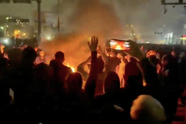 Iran protest: At least 500 dead in crackdown; Tehran warns US, Israel of consequences