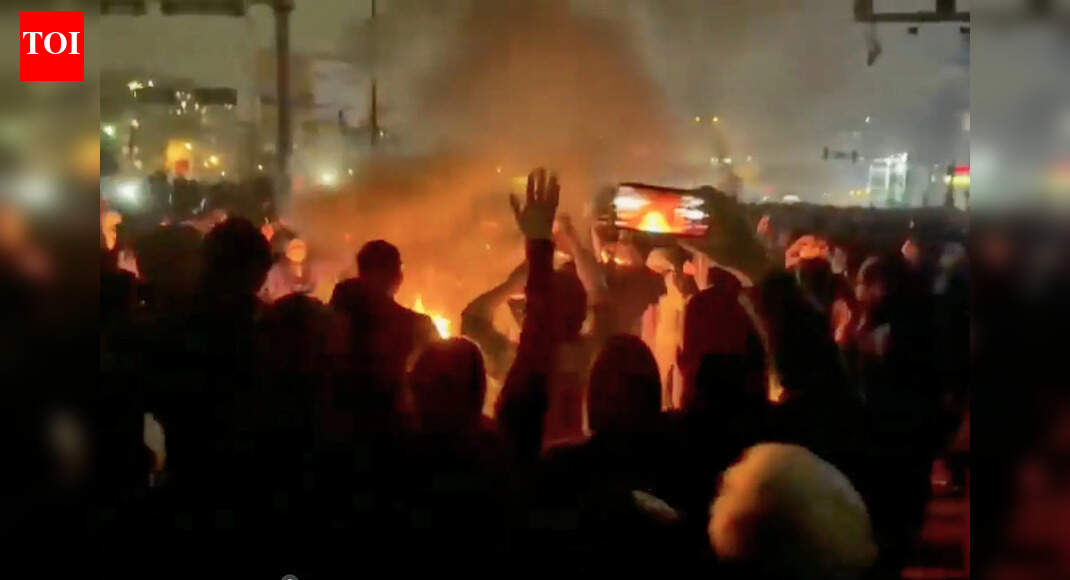 Iran protest: At least 500 dead in crackdown; Tehran warns US, Israel of consequences