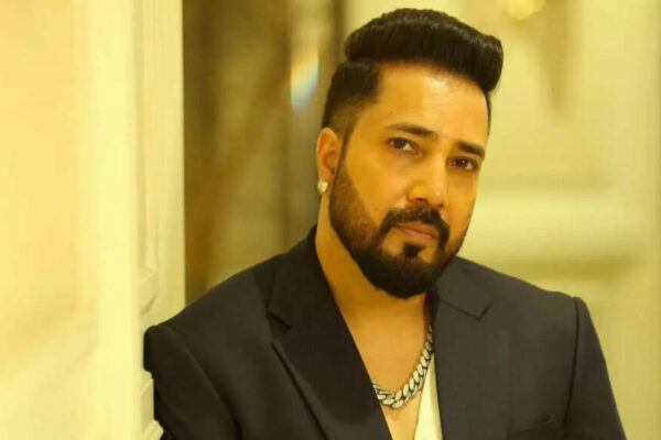 Mika Singh offers 10 acres of land for stray dogs, urges Supreme Court to ensure humane welfare measures | Hindi Movie News