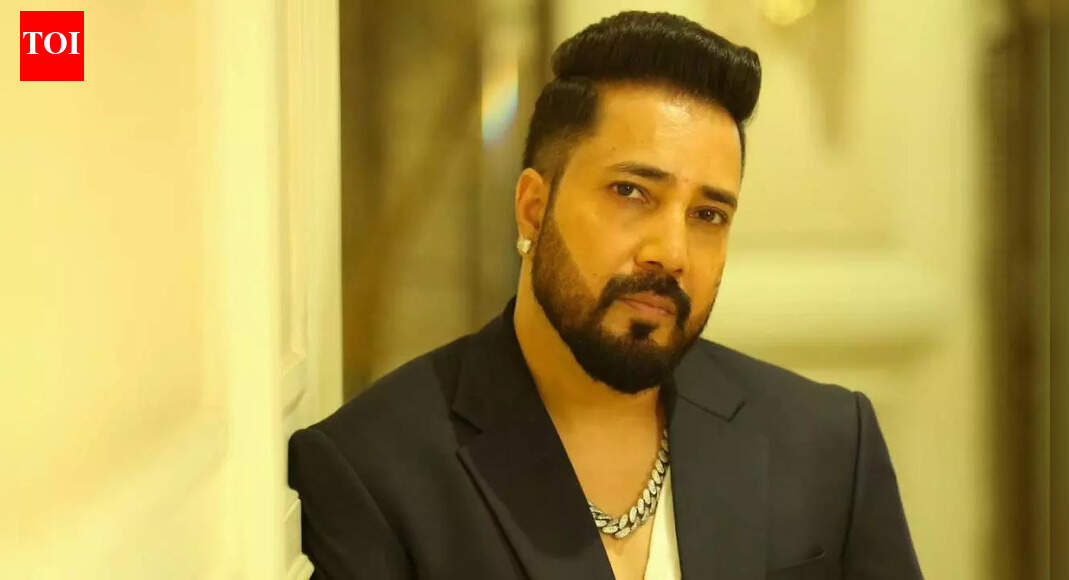 Mika Singh offers 10 acres of land for stray dogs, urges Supreme Court to ensure humane welfare measures | Hindi Movie News