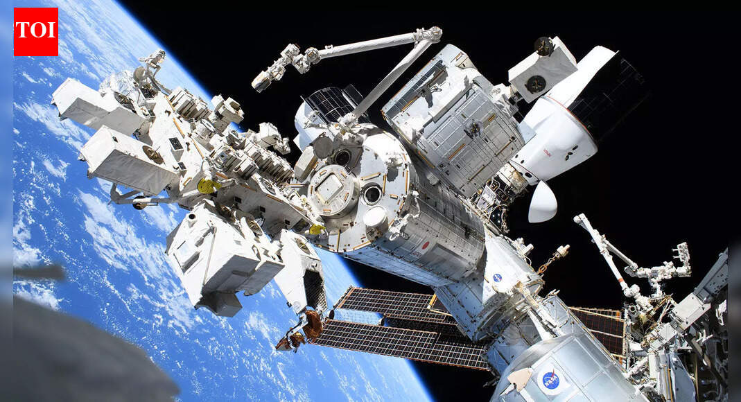 A rare moment for gulf skies: International Space Station visible over Qatar for 6 minutes | World News