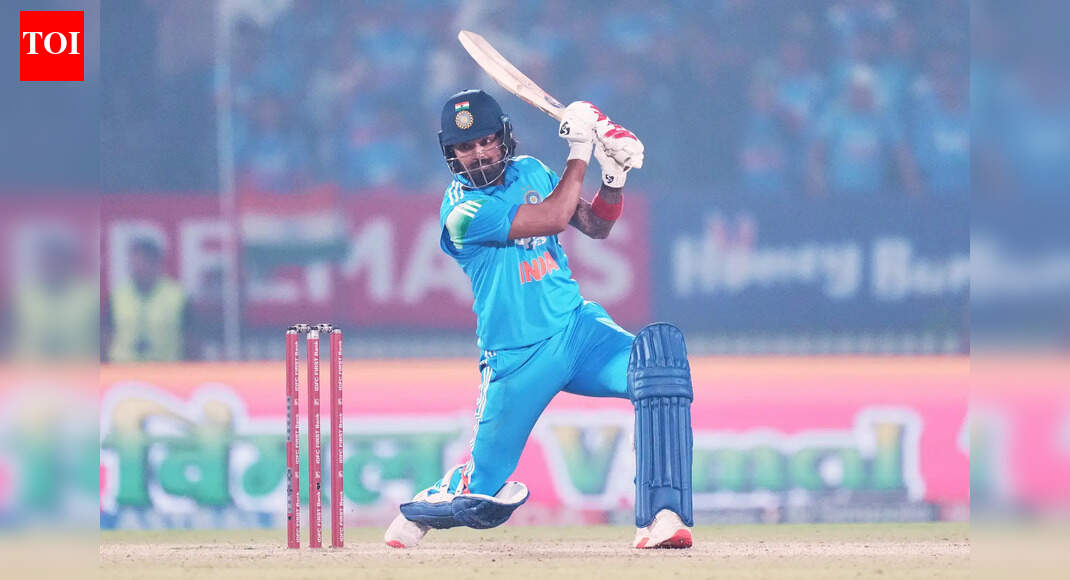 ‘Almost like MS Dhoni’: Ex-India cricketer lauds finisher KL Rahul’s single taking ability