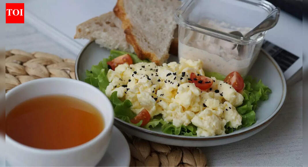 10 scrambled eggs recipes that work for breakfast, lunch, or dinner |