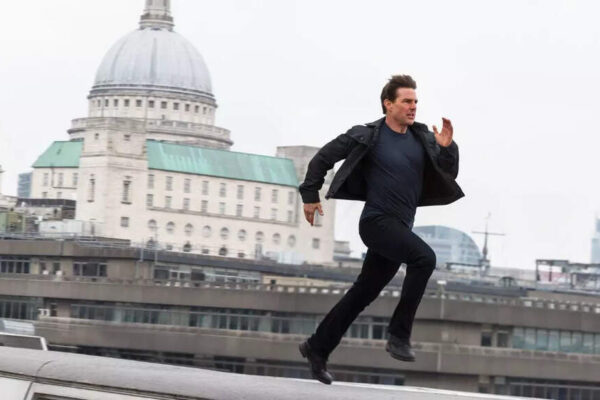 Tom Cruise, Jason Statham, Ellen Burstyn: Hollywood actors who suffered severe injuries on film sets