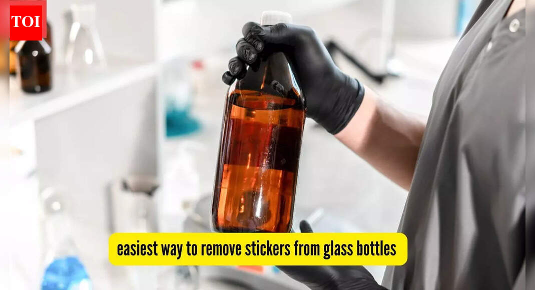 This is the easiest way to remove stickers from glass bottles — a simple hack that works in seconds! |