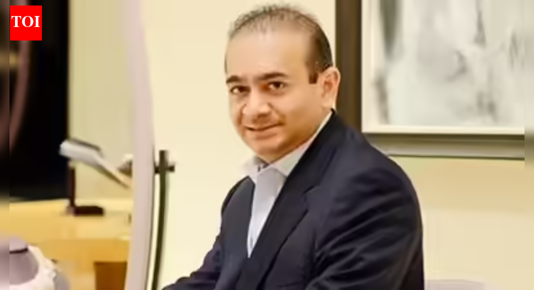 Declare 2 Nirav aides proclaimed offenders: CBI