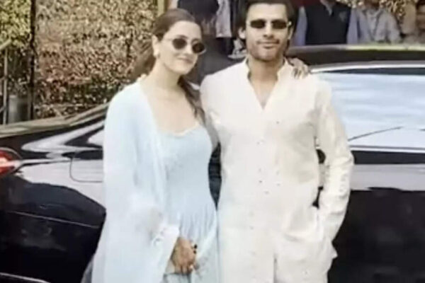Just married vibes: Nupur Sanon and Stebin Ben make FIRST public appearance post wedding at the airport | Hindi Movie News