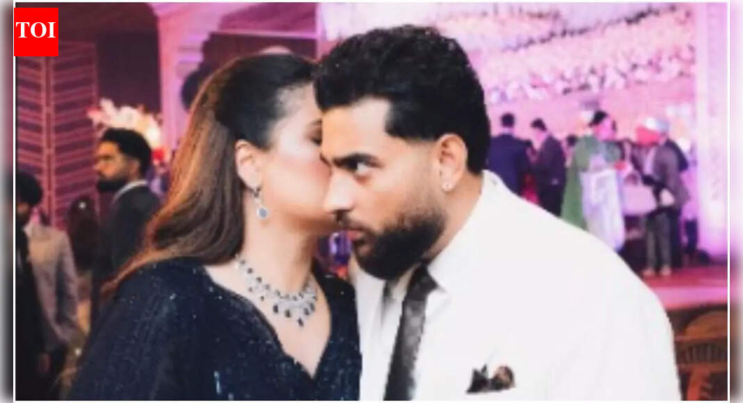 Palak Aujla stands with Karan Aujla amid cheating allegations, shares romantic PIC with him