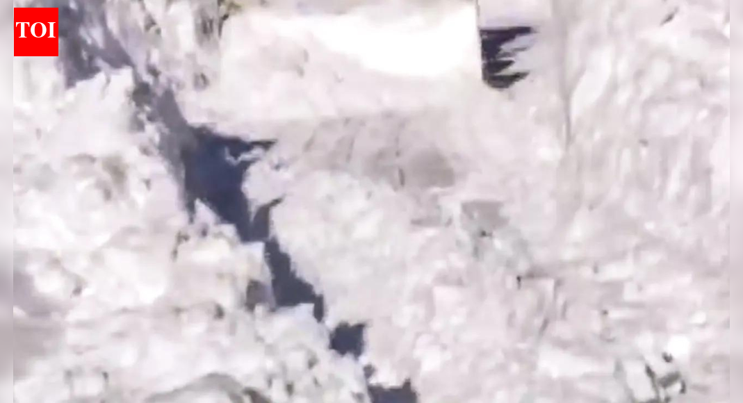 Ladakh suspends Chaddar trek as Zanskar river starts unfreezing | India News