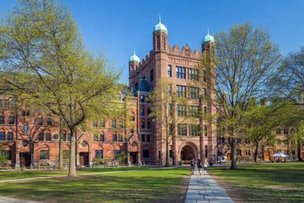 As universities face political scrutiny, Yale professors’ donations skew heavily Democratic