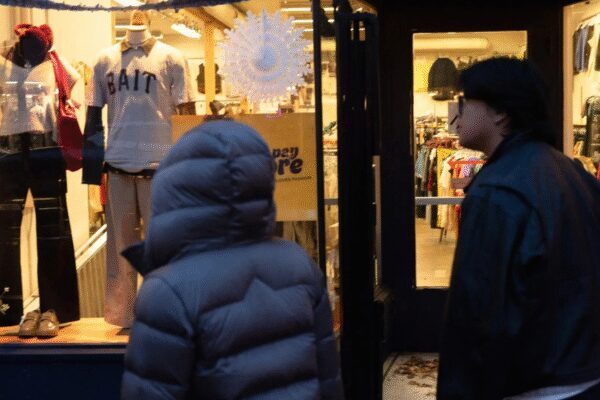 US sales data: Retail sales rise 0.6% in November as holiday spending picks up; wholesale inflation stays modest