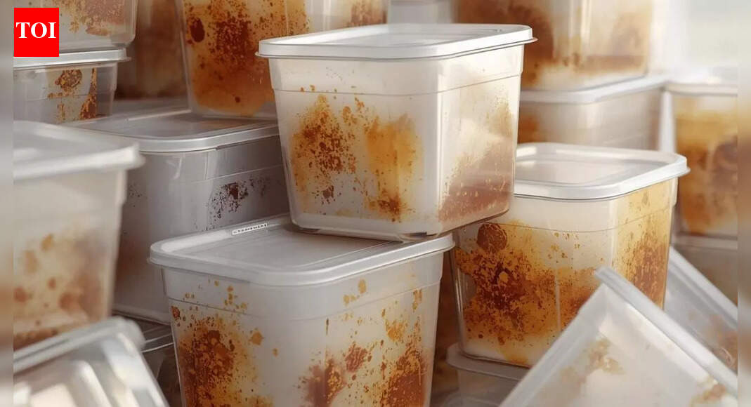 Best ways to remove tough stains from plastic food containers |