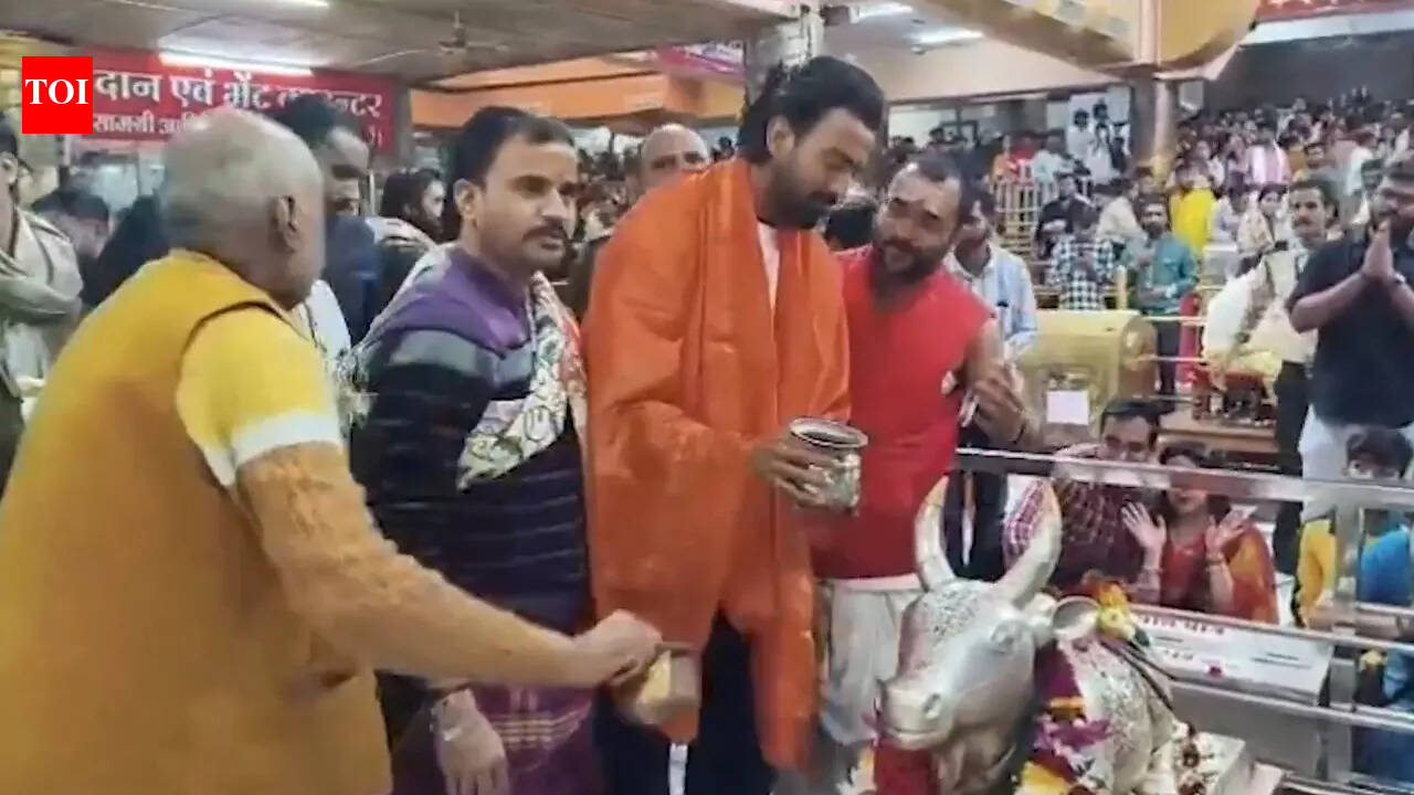 After India head coach Gautam Gambhir, KL Rahul visits Mahakaleshwar Temple to seek Lord Shiva’s blessings – Watch | Cricket News