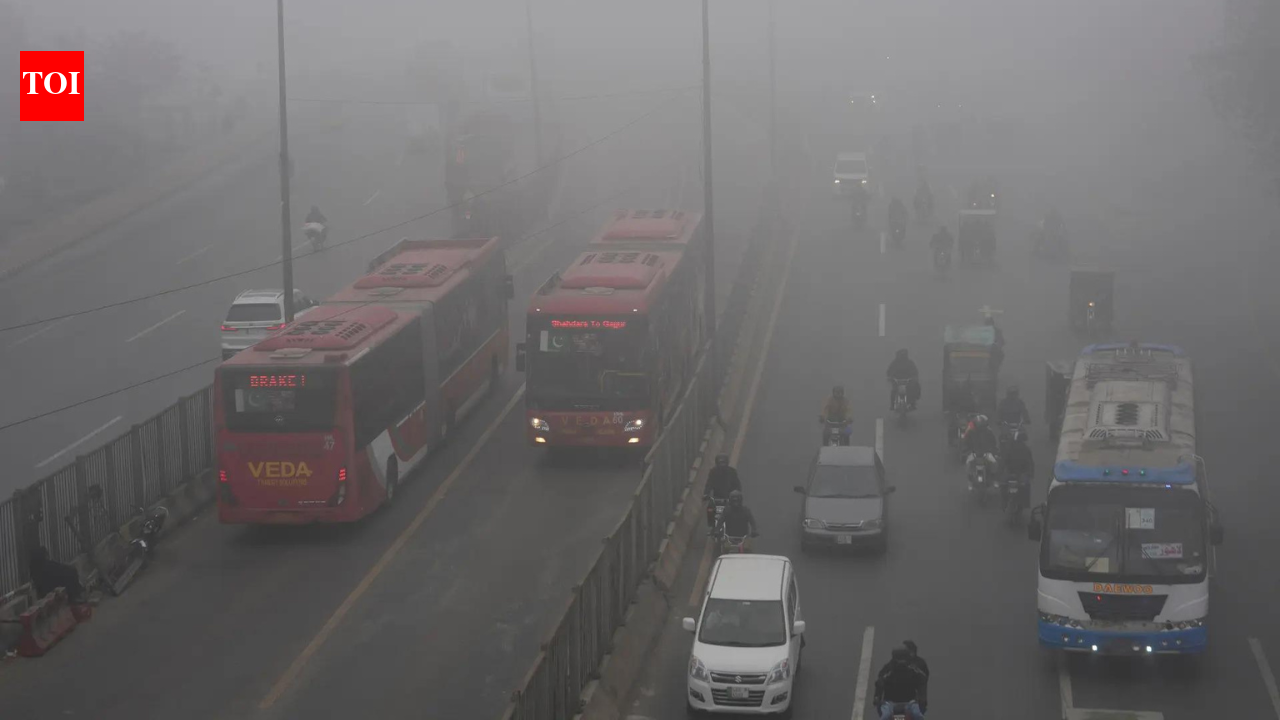 Pakistan: At least 23 killed in separate road accidents amid dense fog; six children among dead