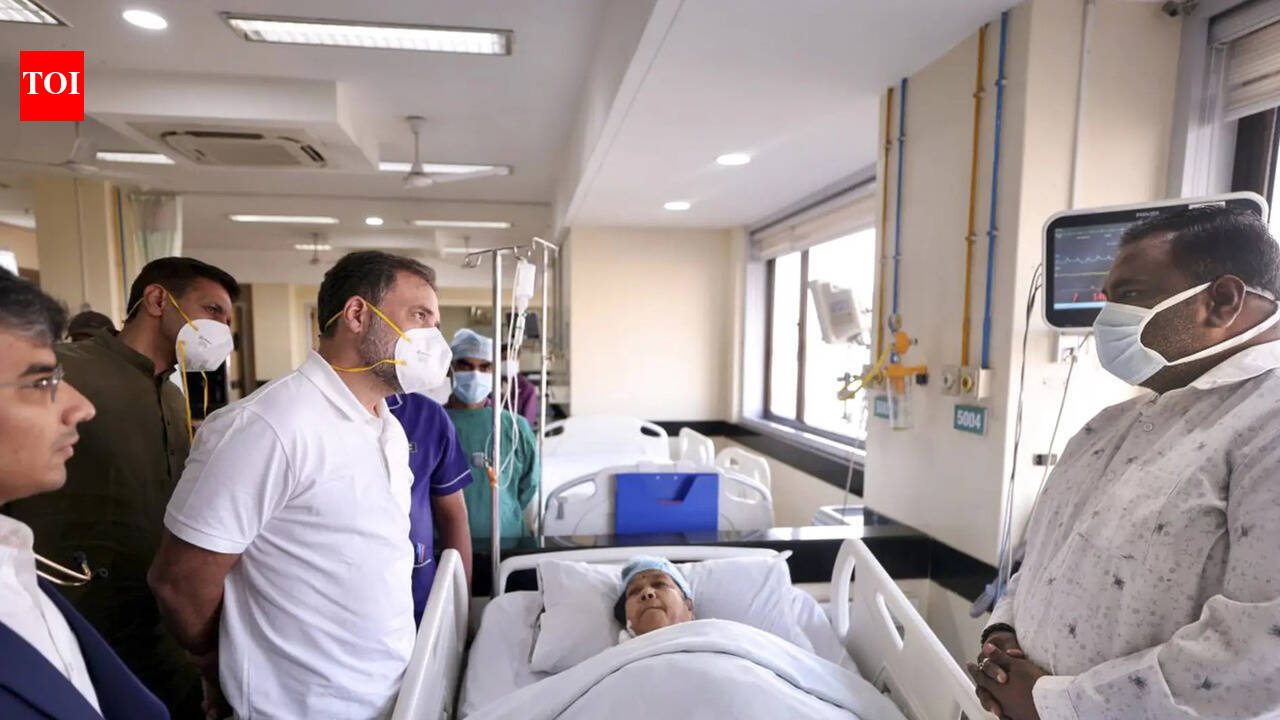 LoP in the Lok Sabha and Congress leader Rahul Gandhi meets a patient undergoing treatment after alleged consumption of contaminated water, at Bombay Hospital, in Indore. (@INCIndia/X via PTI Photo) NEW DELHI/INDORE: The Leader of the Opposition in the Lok Sabha, Rahul Gandhi, today met the families of the victims who died due to the consumption of contaminated drinking water in Indore and also those who are undergoing treatment in hospital.Gandhi accused the BJP government in Madhya Pradesh of criminal negligence over the deaths and illnesses caused by contaminated drinking water in the Bhagirathpura area of Indore, saying the government must take responsibility and ensure compensation and assistance to the affected families.Cleanliness Crown Cracks As Indore Loses 13 Lives To Poisoned Water And Administrative LapsesAfter meeting the victims and their families, Gandhi said access to clean drinking water remains a serious issue in the country even today. He alleged that the failure to provide safe drinking water and control pollution reflected the government’s inability to discharge its basic responsibilities.Several people have died and many others have fallen ill after consuming contaminated water in the area, he noted, adding that such incidents were a direct consequence of administrative negligence. “The affected families must be given proper compensation and support,” he demanded.Quoting local residents, the Congress leader said there was still no assured supply of clean drinking water in Bhagirathpura, and that alternative arrangements were temporary and largely symbolic. He warned that once public attention faded, the situation could revert to its earlier state. Residents, he said, were demanding a permanent and systematic solution, which was fully justified.Gandhi said that as Leader of the Opposition, it was his duty to raise the concerns of the affected families and stand with them in their struggle for basic civic amenities.He also questioned the implementation of the Smart City scheme, remarking that this appeared to be the new model of a “Smart City” where citizens did not even have access to clean drinking water. The problem, he said, was not limited to Indore but was prevalent in many cities across the country.Later, in a post on X, Gandhi alleged that the BJP’s “double-engine government” model was marked by poisoned water, air, medicine and land, and that when questions were raised, bulldozers were deployed instead of accountability. He said no one was held responsible for the deaths of the poor, and demanded punishment for those responsible, along with proper treatment and immediate compensation for the victims.End of ArticleFollow Us On Social MediaVideos‘BJP Won By Betrayal’: Uddhav Thackeray’s First Reaction On Mumbai Civic Poll ResultsShashi Tharoor Sees Hope Amid Iran Silence, Warns Of Uncertainty As Protests Slow Under BlackoutPM Modi Targets Mamata, Declares ‘Asli Poribortan’ In Malda, Says Bengal Needs BJP For Development‘Protecting Rohingyas And Bangladeshis’: BJP MP Sambit Patra Slams Bengal CM Mamata BanerjeePM Modi Flags Off India’s First Vande Bharat Sleeper Train Between Howrah-Guwahati In BengalEurope Looks East As Italian Envoy Bartoli Calls India Key Partner Amid Global Chaos And Trade WarsWhy Donald Trump’s Gaza Peace Board Has Indian-Origin Former Banker And Padma Shri Ajay BangaArunachal Pradesh: 1 Tourist Dead, Another Missing As Ice Cracks On Frozen Sela LakeReza Pahlavi Highlights India As Key Partner For A Democratic Iran In Energy Technology And TradePakistan PM Shehbaz Sharif Vows To Defeat Terrorism Amid Lashkar And Jaish’s Terror Threats To India123Photostories10 fiber-rich broccoli dishes for a filling dinnerFrom a luxurious house worth Rs 2.5 crore in Mumbai to car collection- Sunil Grover’s lavish lifestyleWinter Special: How to make Spinach Rice for dinnerTravel influencer Shenaz Treasury recommends these 6 places women must travel to in 2026; safe, stunning and solo-friendlyBigg Boss Tamil 9: From wild card to finalist—Divya’s emotional and eventful journey inside the house5 places around the world that witness the largest animal gatherings’Border 2′: Real life inspirations for Sunny Deol, Varun Dhawan and Diljit Dosanjh’s roles revealed7 simple habits to make kids respect and listen to you10 traditional and regional Indian biscuits perfect for evening chaiJim Carrey birthday special: Top films streaming on OTT you should not miss123Hot PicksMaharashtra Election ResultsBudget 2026Gold rate todayBank holiday todayVande Bharat sleeperPublic holidays January 2026Bank Holidays JanuaryTop TrendingGracie HuntTravis KelceU19 World CupRyan O’ReillyLebron JamesMaharashtra Civic Poll WinnersConnor McDavidBengaluru EngineerMegan Thee StallionRafael Nadal Net Worth