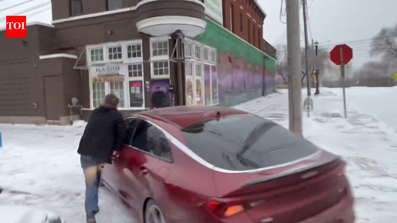 ‘Dragged down sidewalk’: US conservative influencer Nick Sortor ‘robbed’ ,000 camera by Somali thugs; incident caught on cam