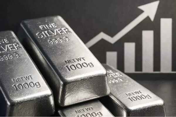 Silver spot price tops Rs 3L/kg mark