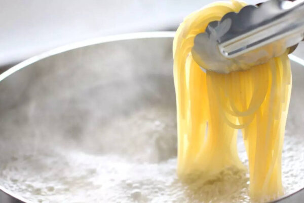 Rinse pasta or not: Know when it helps and when it destroys your dish |