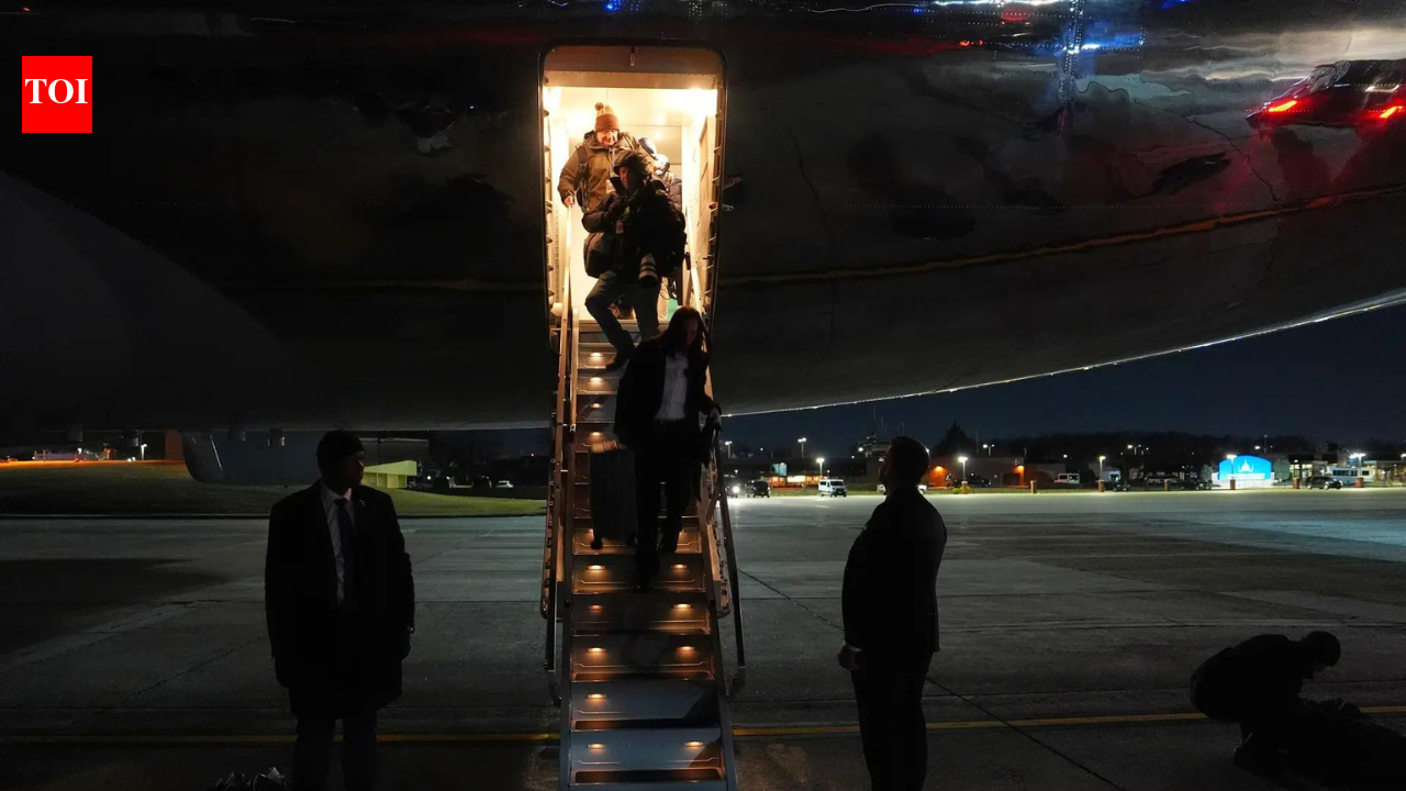 Sharp U-turn: Trump switches plane after electrical issue; resumes Davos trip for WEF