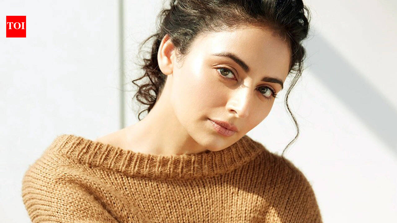 ‘Emraan Hashmi listens and reacts, and that elevates the scene:’ ‘Taskaree’ actress Zoya Afroz opens up on Emraan Hashmi’s calm confidence