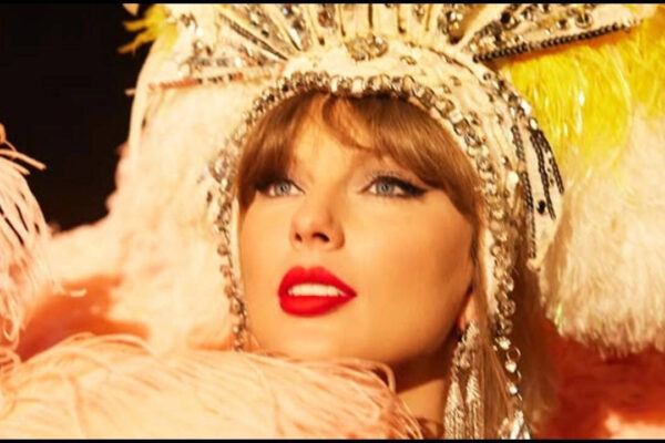 Taylor Swift becomes the youngest entry to the Songwriters Hall of Fame; Gene Simmons, Kenny Loggins, and others join the list